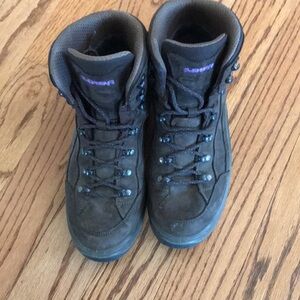 LOWA Renegade in BLACKBERRY